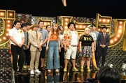 「レギュラー生き残りネタ総選挙」に臨む「有田ジェネレーションズ」たち。(c)TBS