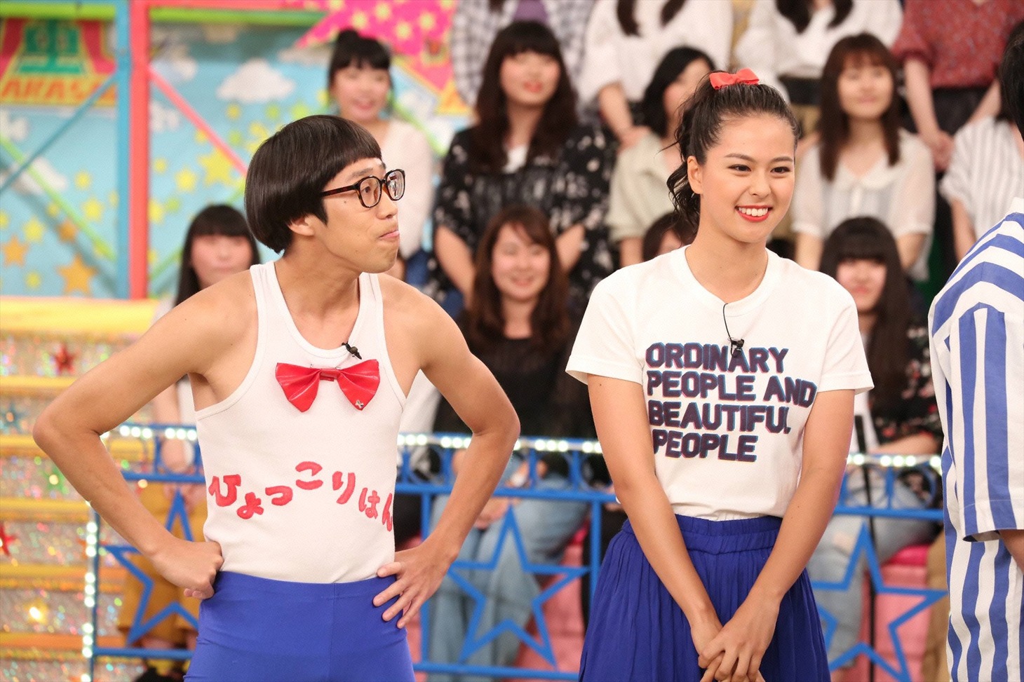 （左から）ひょっこりはん、阿部桃子。(c)フジテレビ