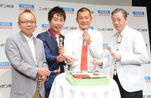 左から佐瀬寿一、U字工事、高田文夫。