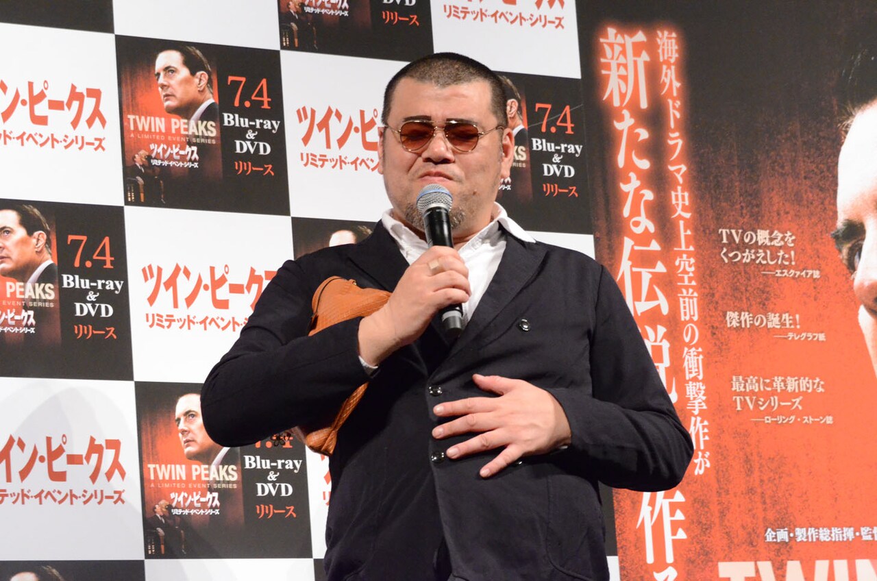 “古畑任三郎の間”でコメントする野性爆弾くっきー。