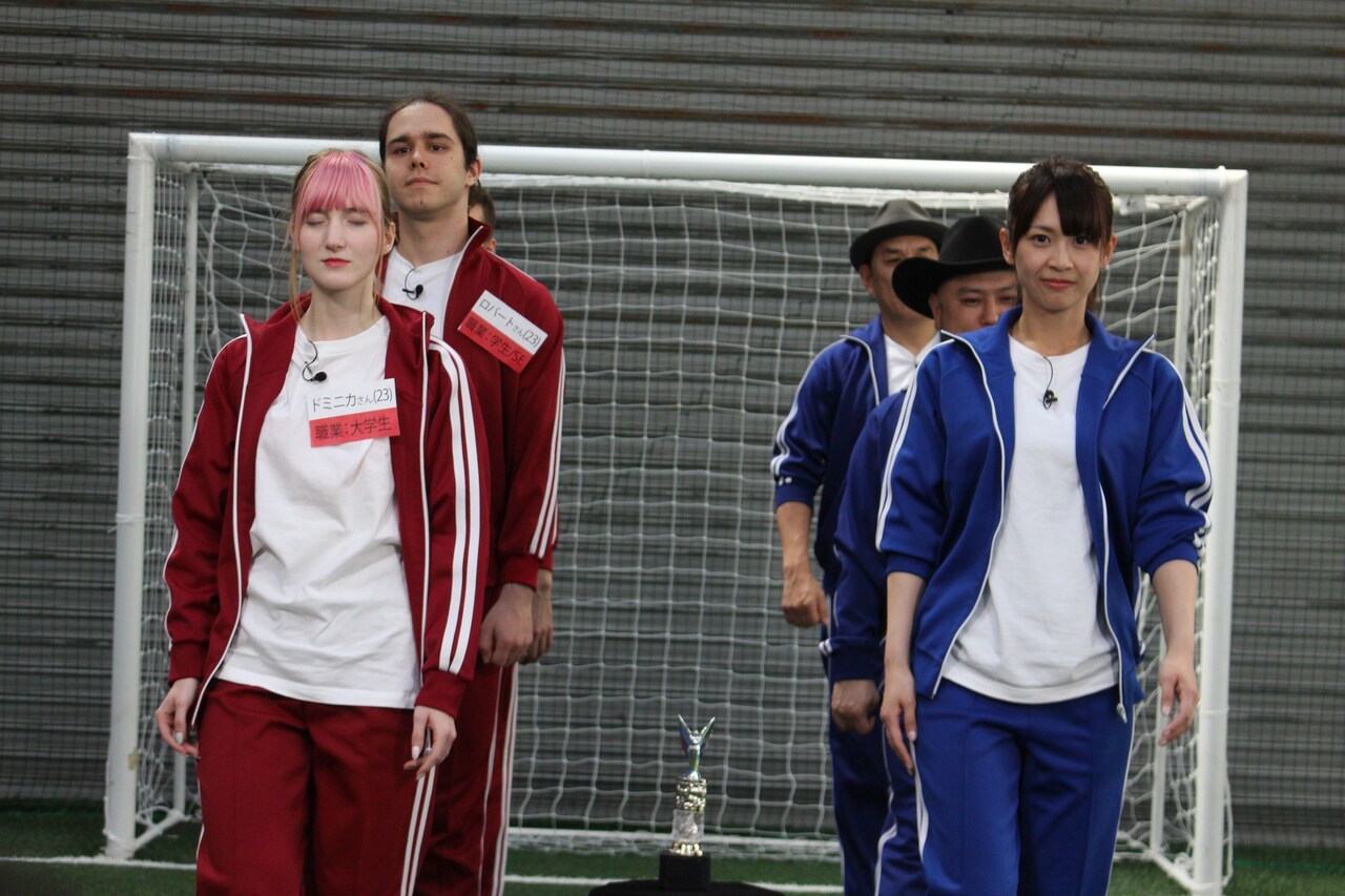 「ピエール瀧のしょんないTV」のワンシーン。(c)静岡朝日テレビ