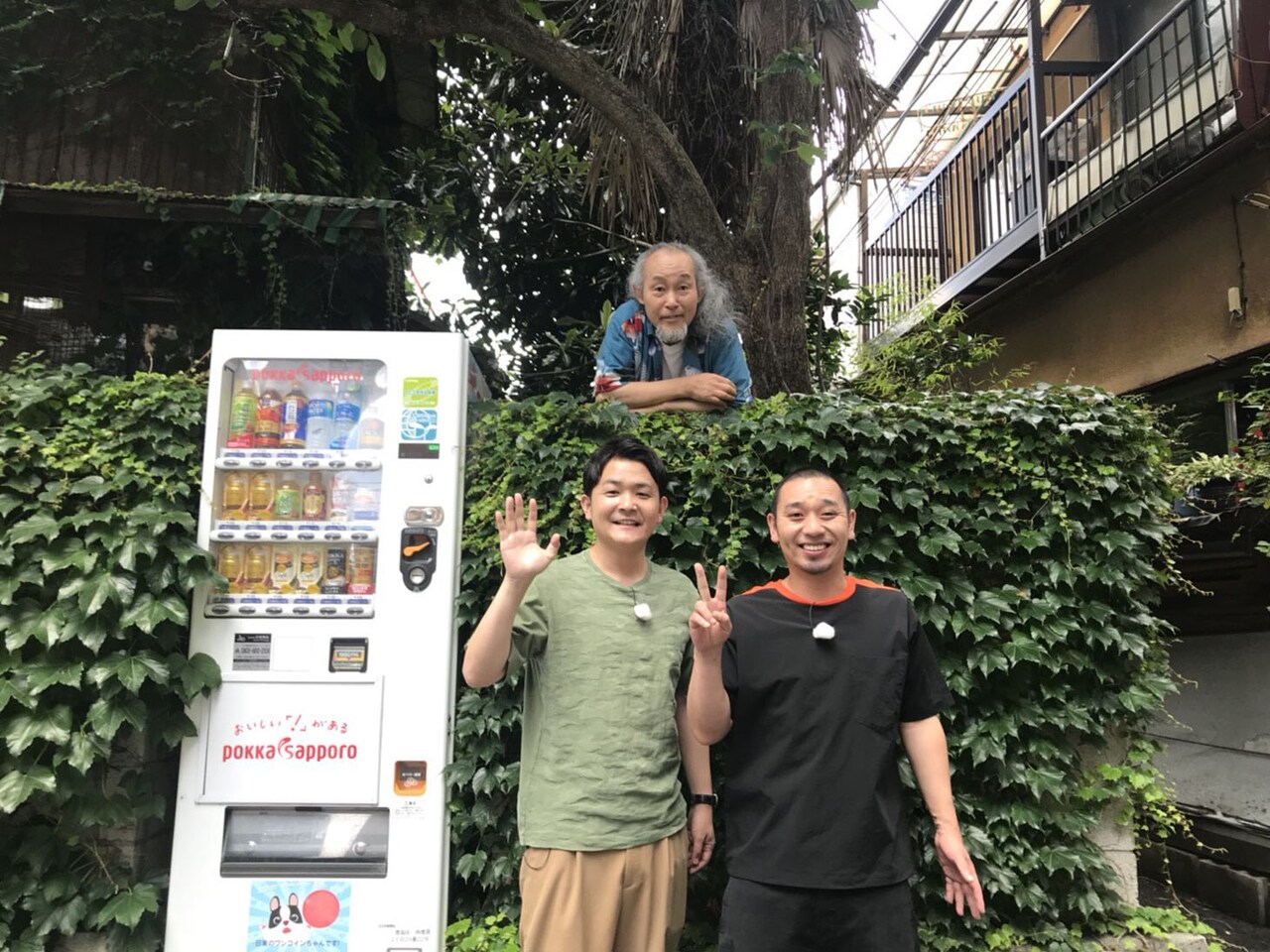 千鳥、日本最古のボクシングジムで72歳会長の指導受ける