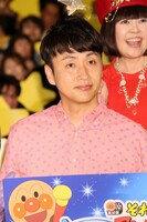 アンジャッシュ児嶋（左）。