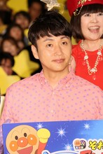 アンジャッシュ児嶋（左）。