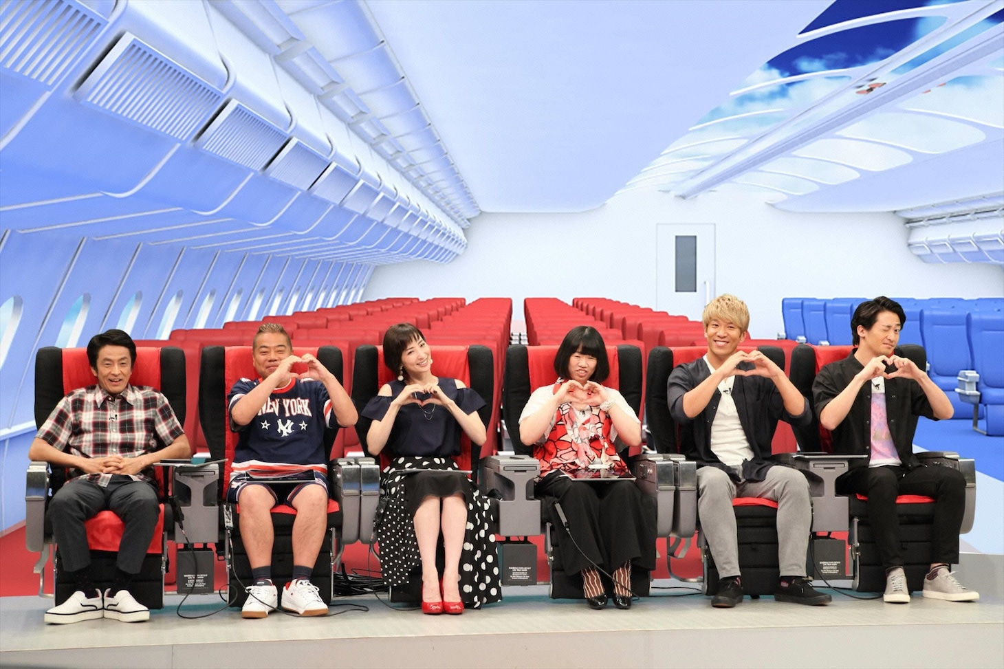 「ネプリーグ」に出演する「ホリケン演劇の会『ラヴ戦争』チーム」。(c)フジテレビ
