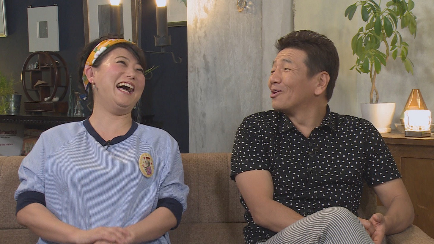 （左から）友近、くりぃむしちゅー上田。(c)TBS