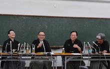 左から春風亭昇太、三遊亭小遊三、桂米助、桂歌春。