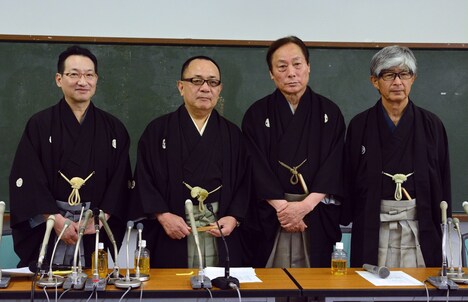 左から春風亭昇太、三遊亭小遊三、桂米助、桂歌春。