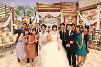 おばたのお兄さんと山崎夕貴アナ夫妻、フジテレビアナウンサーたち。(c)フジテレビ