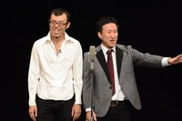 漫才を披露するジョイマン。