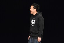 「なんだこいつ～!?」と言うジョイマン池谷。