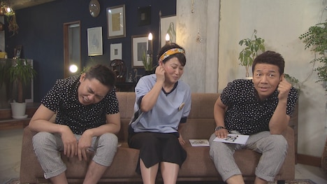 （左から）爆笑問題・太田、友近、くりぃむしちゅー上田。(c)中京テレビ