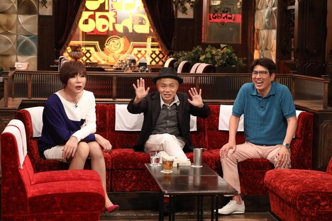 （左から）ミッツ・マングローブ、水道橋博士、石橋貴明。(c)フジテレビ