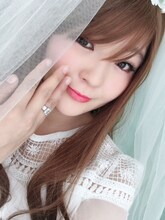 メイクで花嫁に変身するゆにばーす・はら。