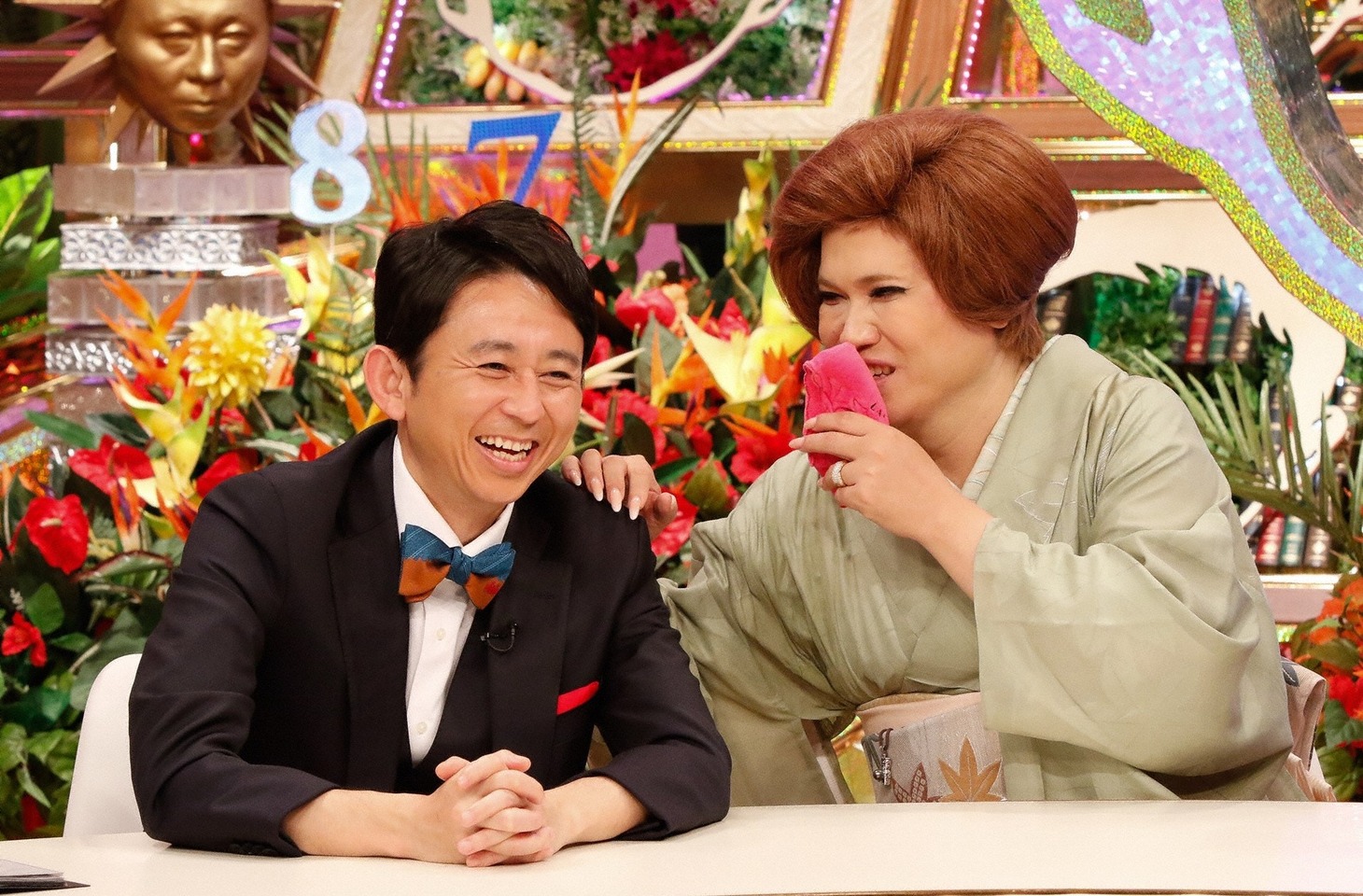 （左から）有吉弘行、IKKO。(c)関西テレビ