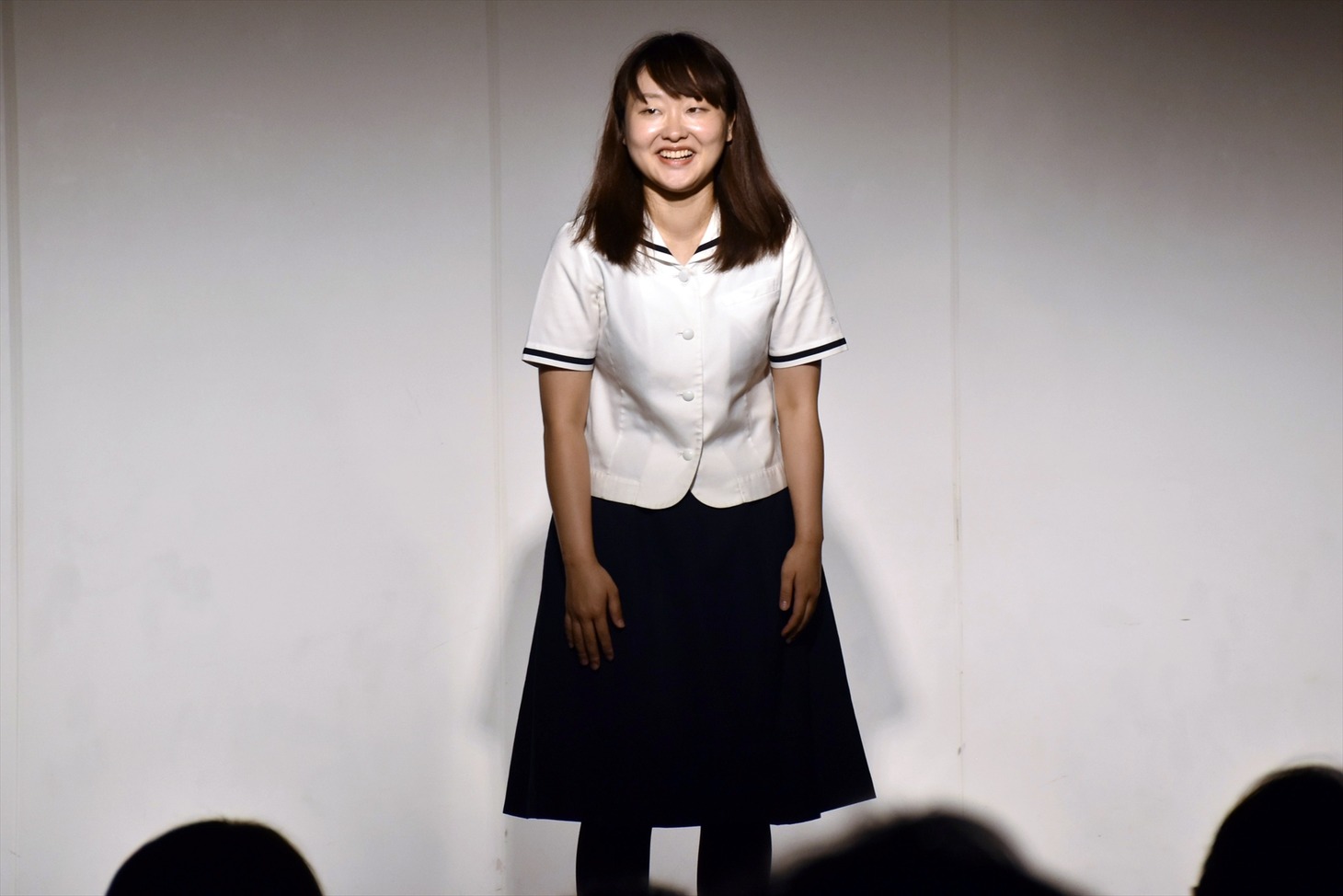 エンディングで挨拶する吉住。