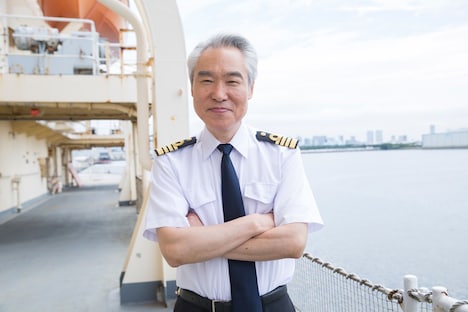 モロ師岡演じるベテラン船長・新井三郎。