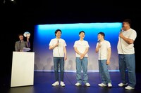 左から会見の司会を務めた宇都宮まき、信濃岳夫、清水けんじ、吉田裕、諸見里大介。