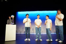 左から会見の司会を務めた宇都宮まき、信濃岳夫、清水けんじ、吉田裕、諸見里大介。