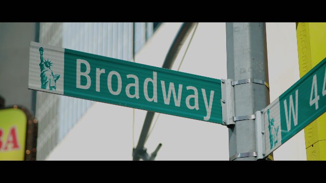 「AYABE × NEW YORK」より。