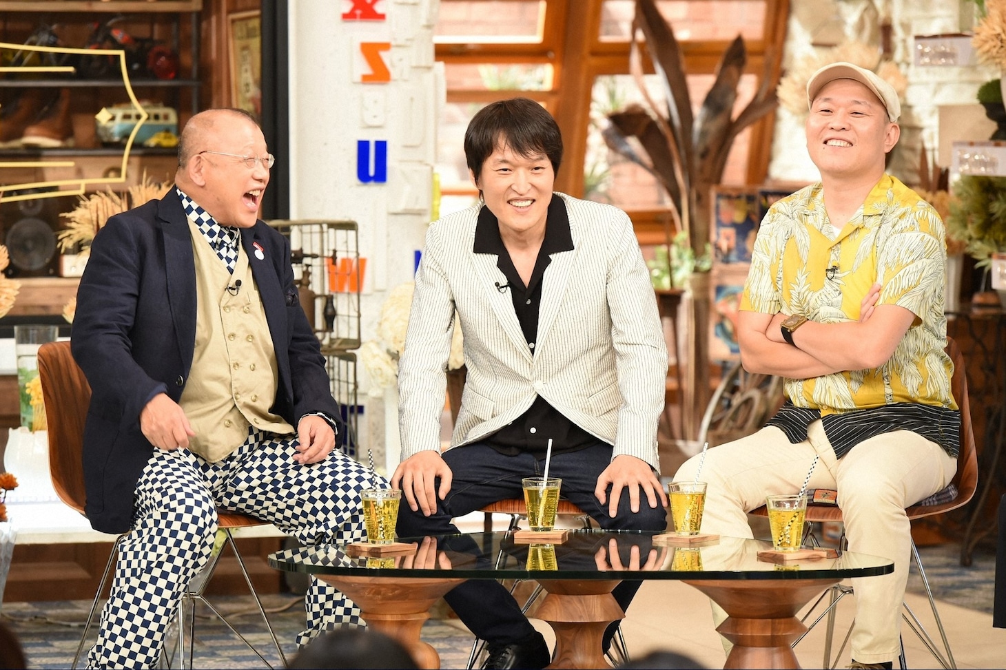 （左から）笑福亭鶴瓶、千原兄弟。(c)TBS