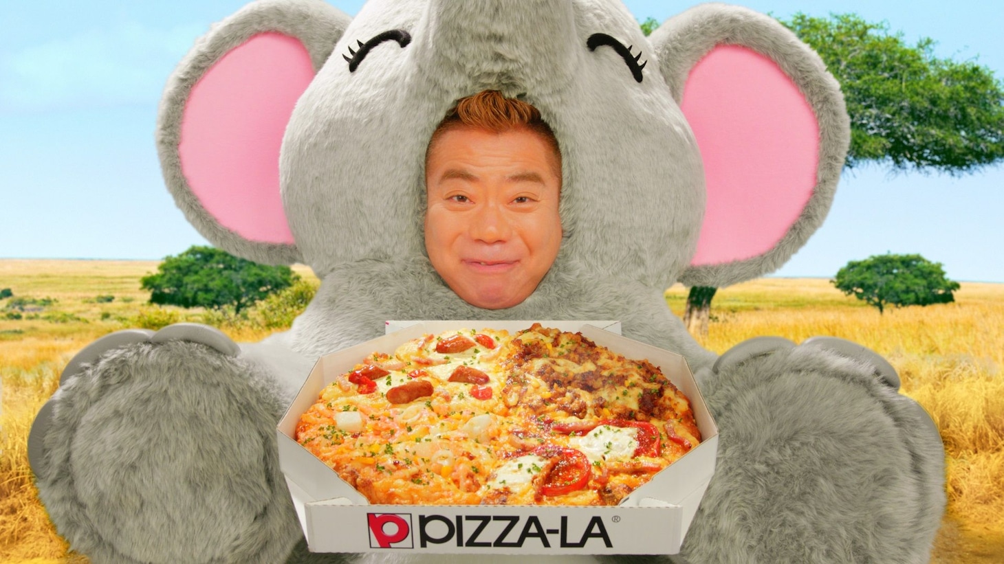 PIZZA-LAのCMに出演する出川哲朗。