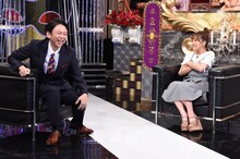 左から有吉弘行、鈴木奈々。(c)日本テレビ