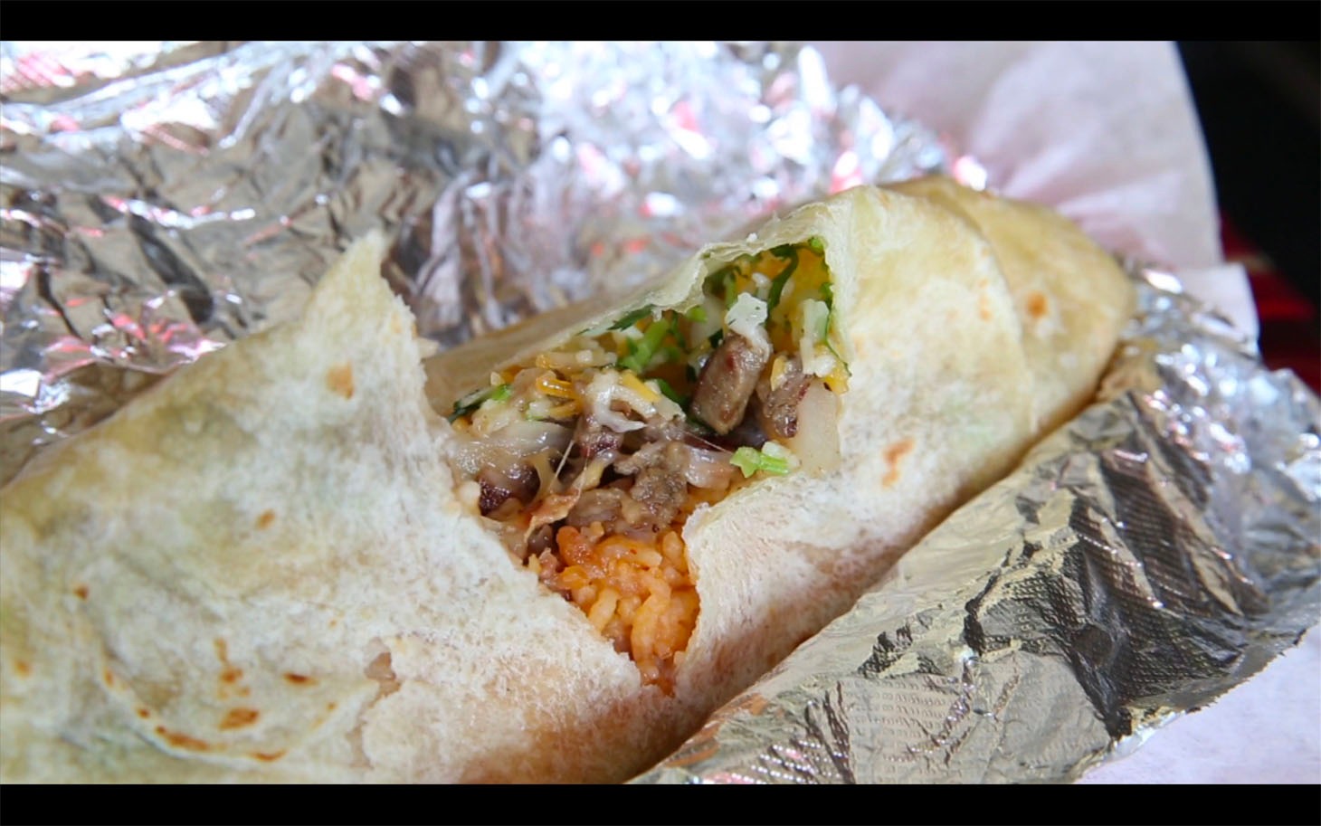 出所後のフリトー。(c)テレビ東京