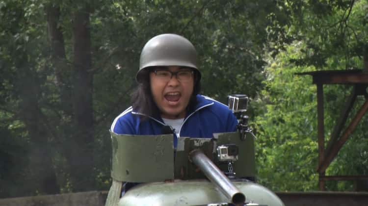 ロッチ中岡がドイツで動画撮影 目玉アイテムの バスタブ戦車 故障 お笑いナタリー ロッチ中岡がドイツで動画撮影 目玉アイテムの バスタブ戦車 故障 お笑いナタリー