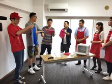 「ぶちぶちシソンヌ」7月17日放送回のワンシーン。(c)広島ホームテレビ