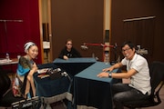 左からMISIA、甲斐よしひろ、明石家さんま。