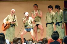 ニブンノゴ！宮地脚本による合同コントの様子。