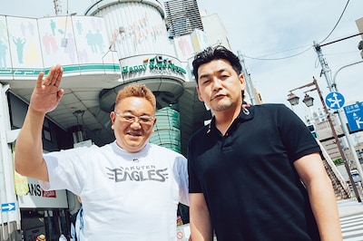 「週刊ザテレビジョン」に登場するサンドウィッチマン。（撮影・横山マサト）