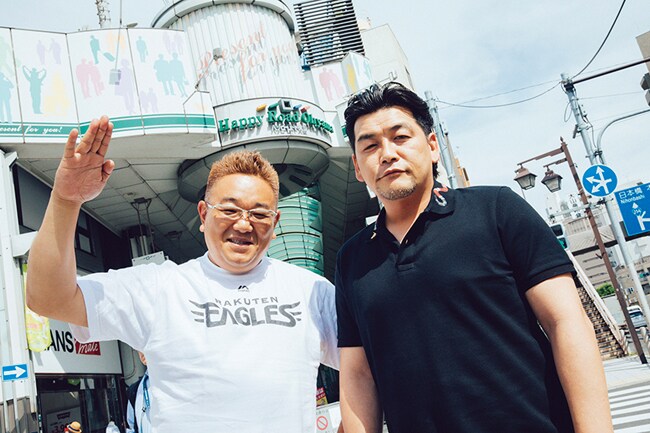 「週刊ザテレビジョン」に登場するサンドウィッチマン。（撮影・横山マサト）