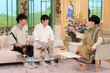 （左から）藤井隆、ココリコ田中、黒柳徹子。(c)テレビ朝日