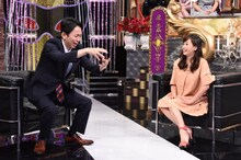 左から有吉弘行、藤本美貴。(c)日本テレビ
