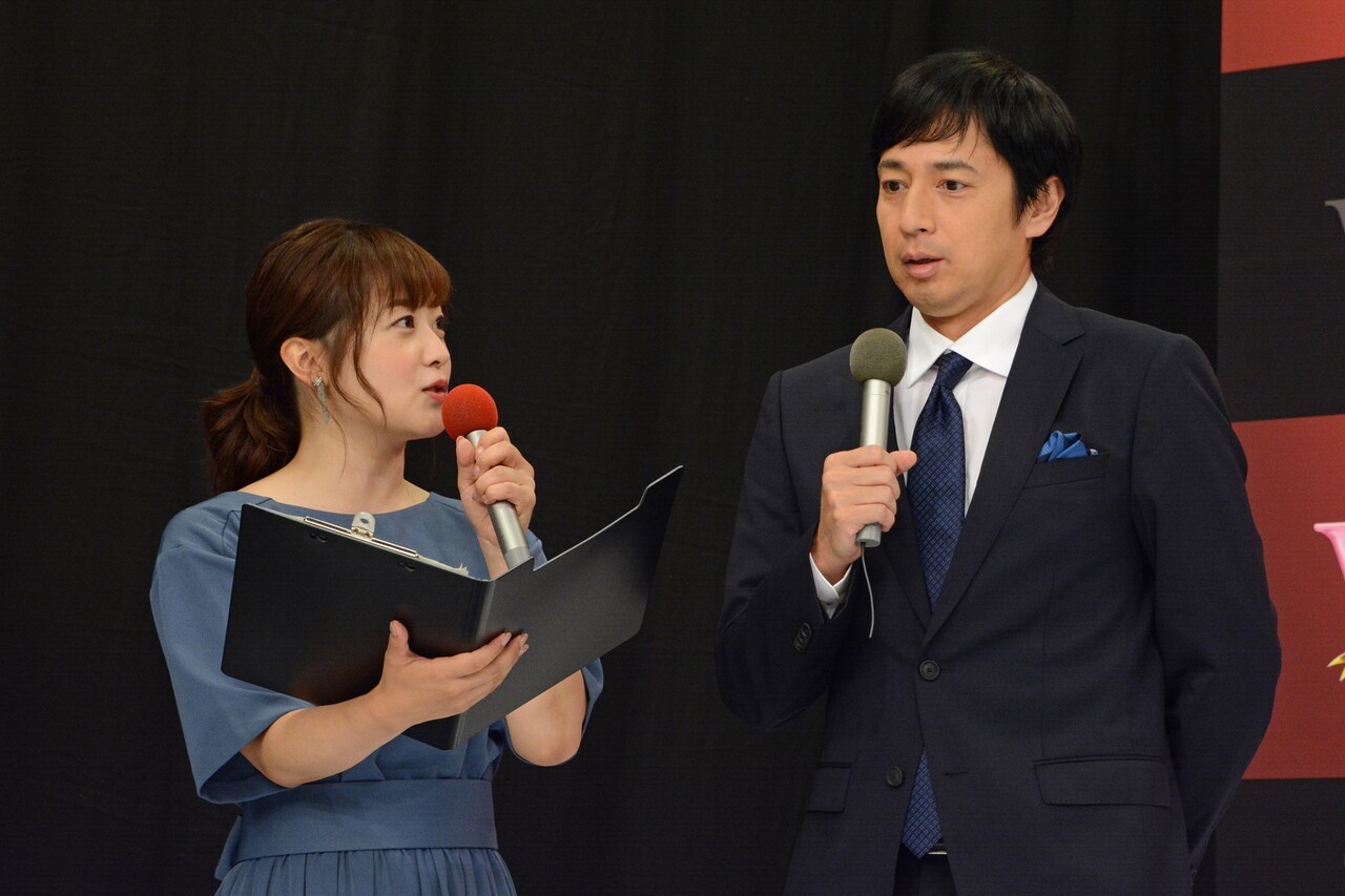 左から水卜麻美アナウンサー、チュートリアル徳井。