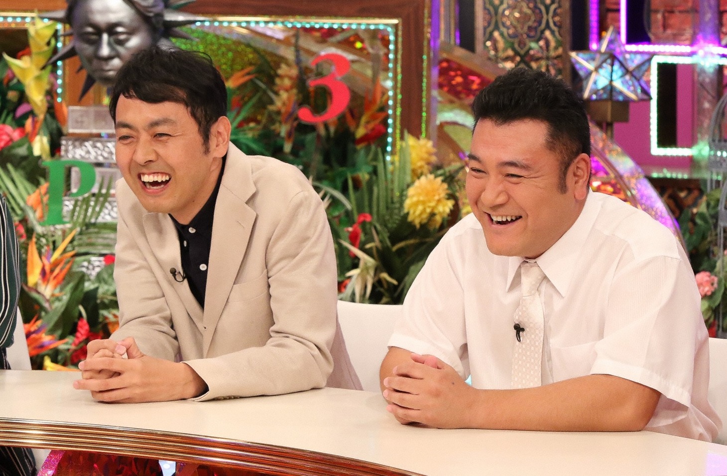 （左から）アンガールズ田中、アンタッチャブル山崎。(c)関西テレビ