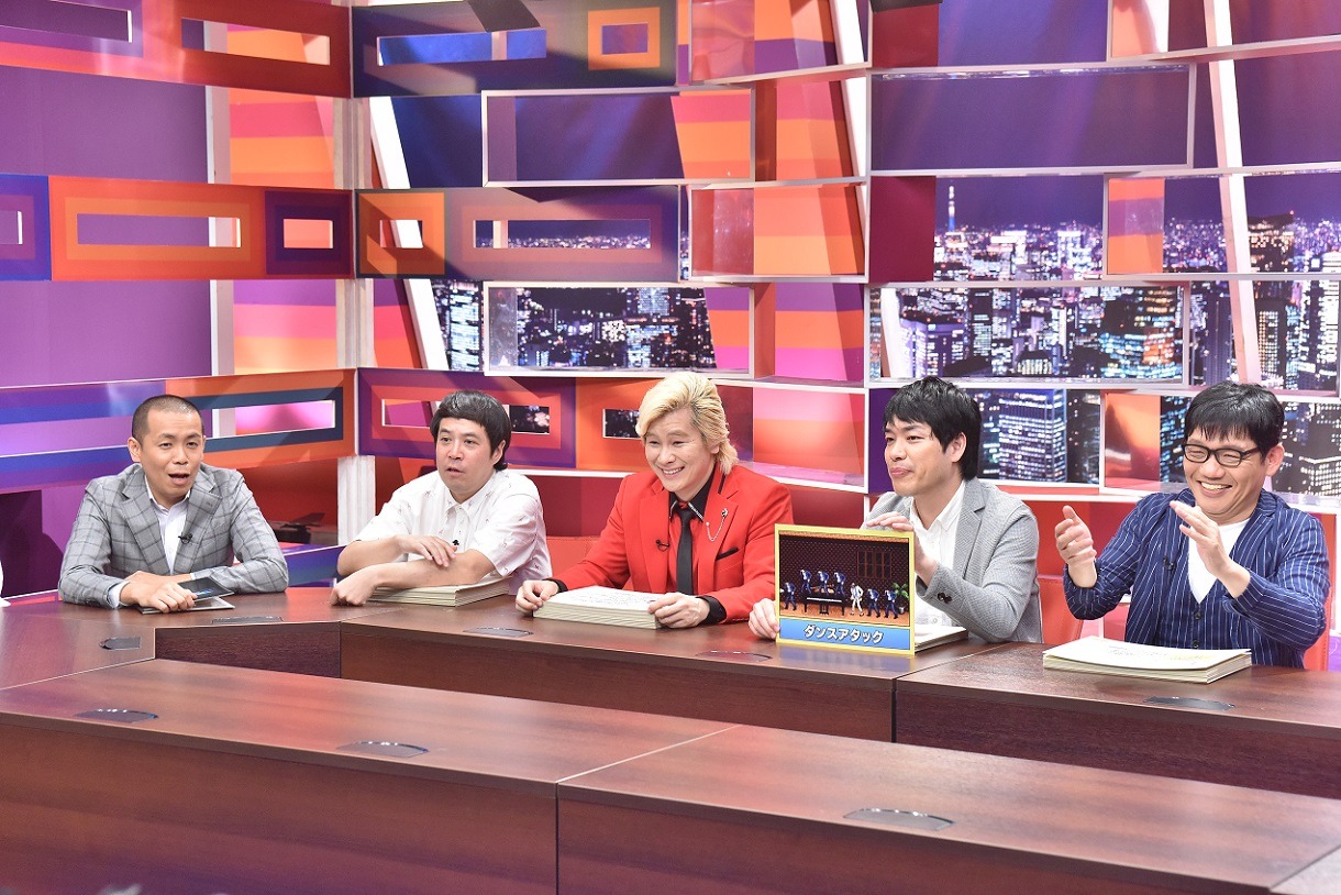 麒麟・川島（右から2人目）によるプレゼンのワンシーン。(c)中京テレビ