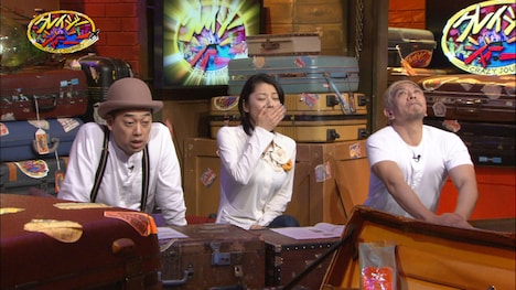 （左から）バナナマン設楽、小池栄子、ダウンタウン松本。(c)TBS