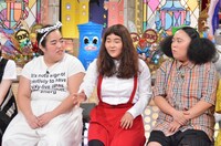 左からゆりやんレトリィバァ、ゆにばーす・はら、ニッチェ。(c)読売テレビ