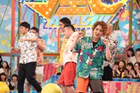 尼神インター渚（手前）ら。(c)フジテレビ