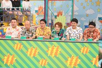 「VS嵐 夏休み3時間SP」に出演する「ザキヤマ軍団」の（左から）アンタッチャブル山崎、バイきんぐ小峠、おぎやはぎ小木、尼神インター渚、ミキ。(c)フジテレビ