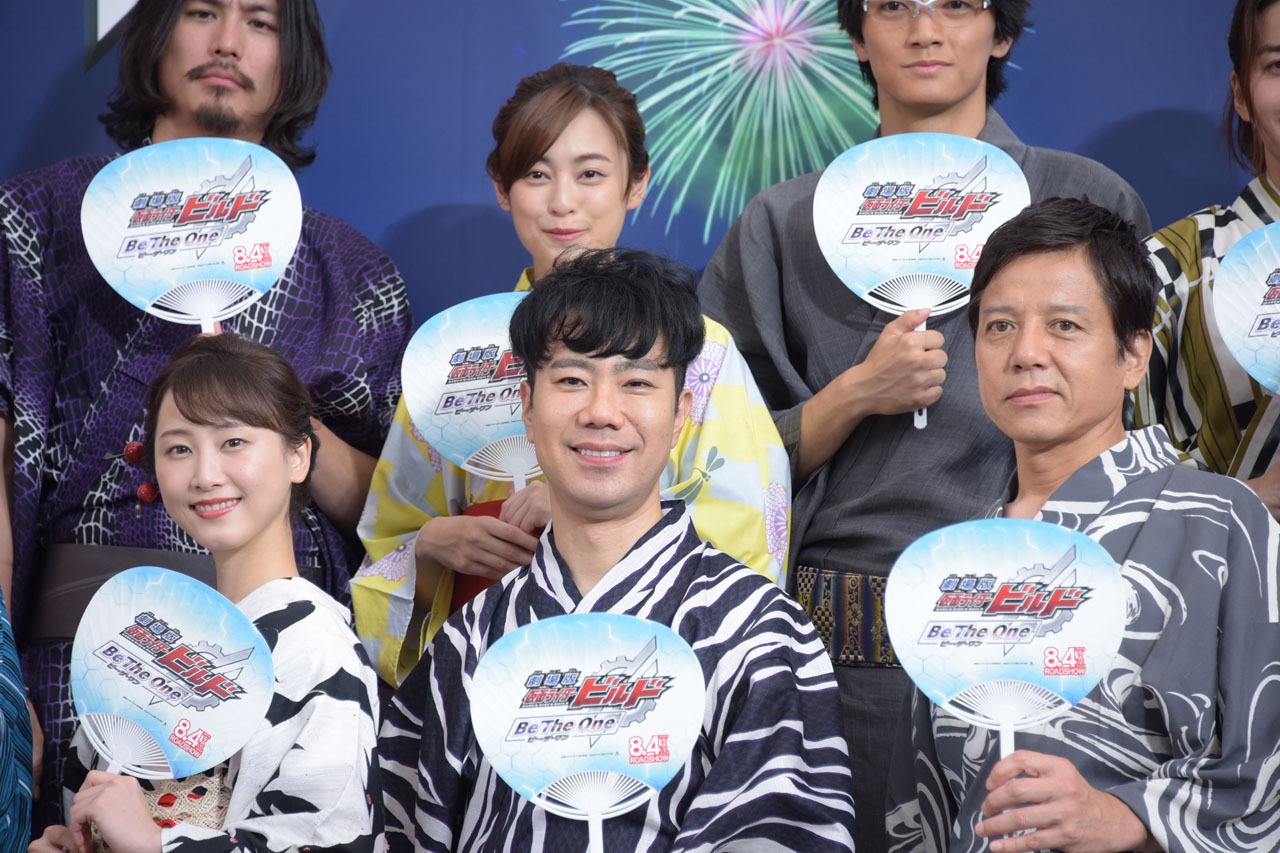 「劇場版 仮面ライダービルド Be The One」「快盗戦隊ルパンレンジャーVS警察戦隊パトレンジャー en film」完成披露イベントの様子。