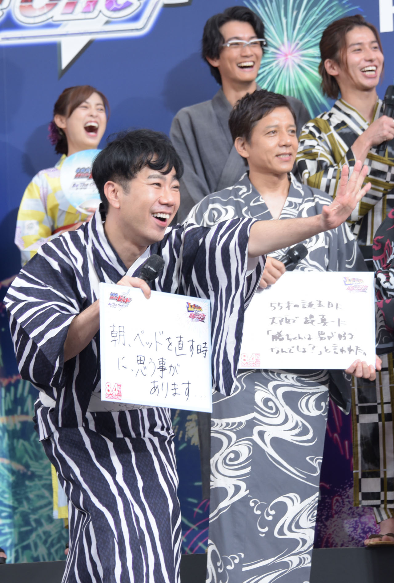 藤井隆（左）