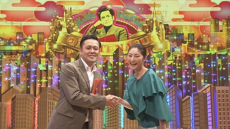 くりぃむしちゅー有田P(左)とお客様の常盤貴子(右)。(c)NHK