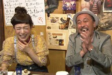 久本雅美（左）と佐藤B作（右）。(c)TBS