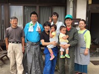 農園を始めた女性オーナーのもとを訪ねたよゐこ有野とアンガールズ山根。(c)RCC