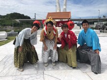 アンガールズ（左）とよゐこ（右）。(c)RCC