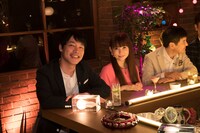 「たとえBAR」の様子。(c)NHK